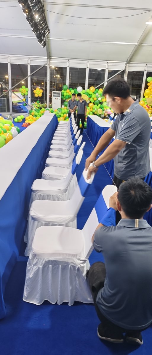 大连一飞传媒承接 会场布置 座椅排列 氛围营造